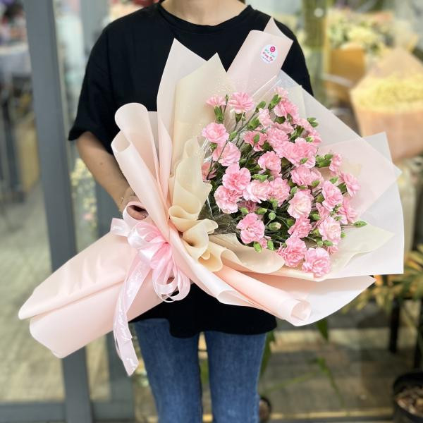 Bó hoa cẩm chướng hồng giấy gói hồng đẹp tặng sinh nhật 5
