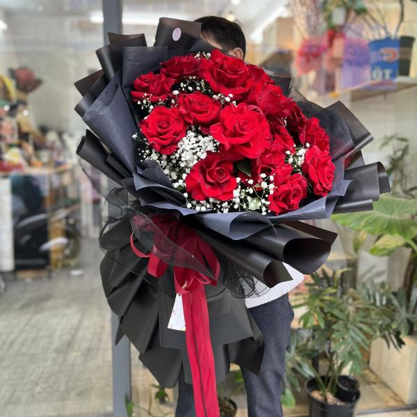 Bó hoa hồng đỏ Ecuador 20 bông mix baby siêu to tặng sinh nhật bạn gái 4