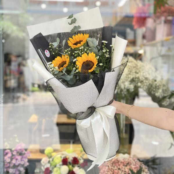 Bó hoa hướng dương mix thạch thảo tặng tốt nghiệp giá rẻ 4