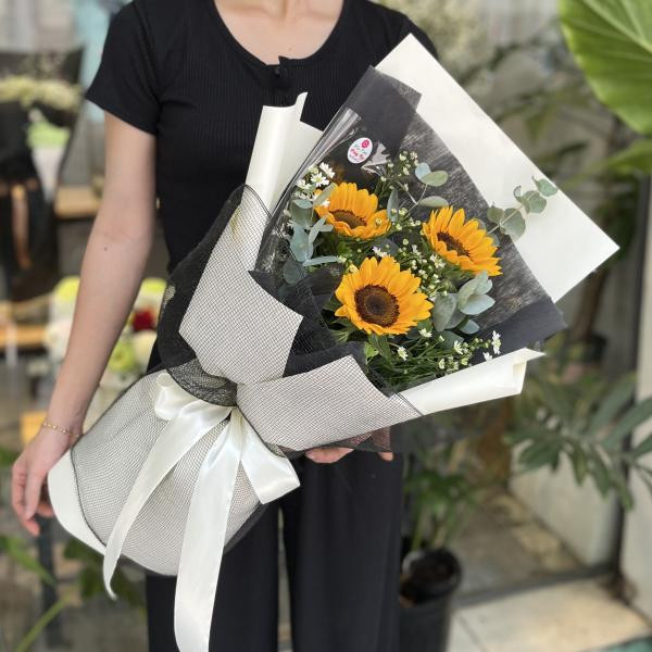 Bó hoa hướng dương mix thạch thảo tặng tốt nghiệp giá rẻ 5