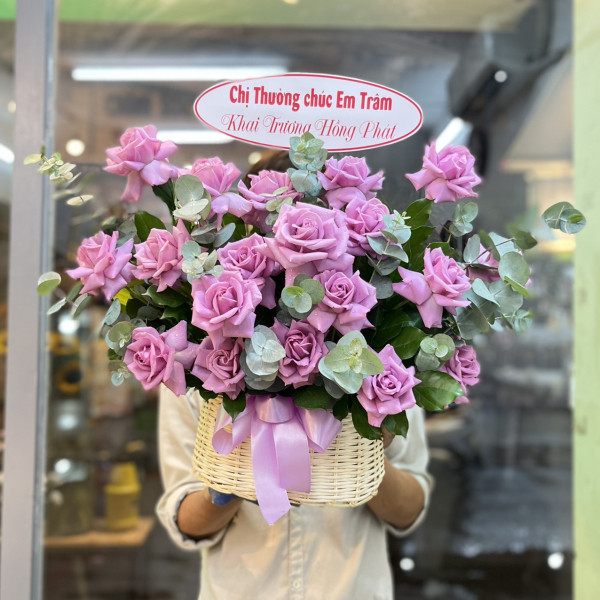 Hộp hoa để bàn mừng khai trương hồng sen mix lá 4