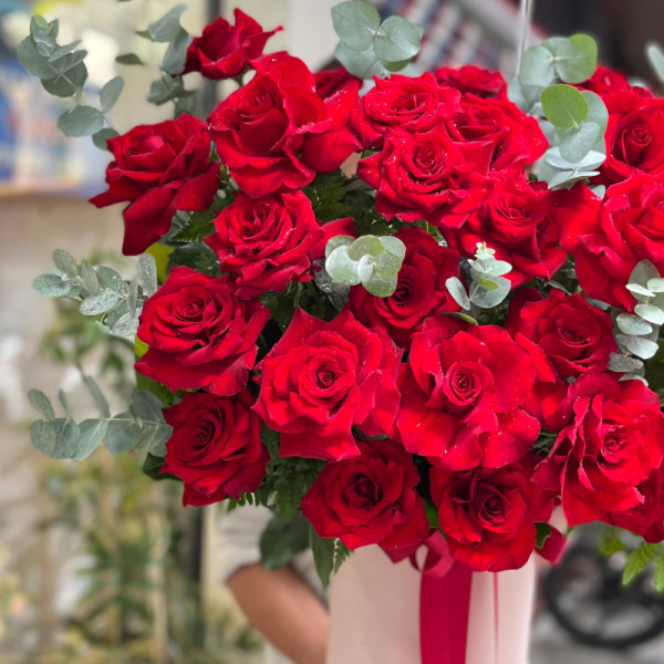 Hộp hoa hồng đỏ Ecuador 30 bông tặng chúc mừng đẹp và sang trọng 4