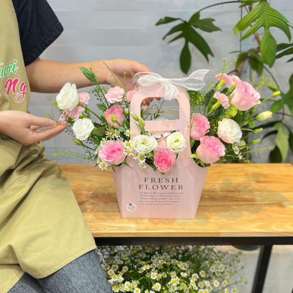 Giỏ hoa hồng lạc thần mix cát tường tặng chúc mừng đẹp và ý nghĩa  6