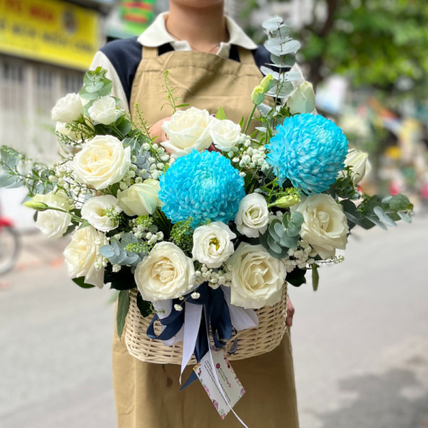 Giỏ hoa chúc mừng cúc mẫu đơn xanh mix cát tường ý nghĩa 4