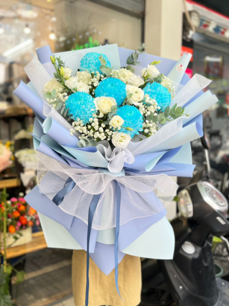 Bó hoa cúc mẫu đơn xanh mix hồng và cát tường giấy gói tone xanh 5