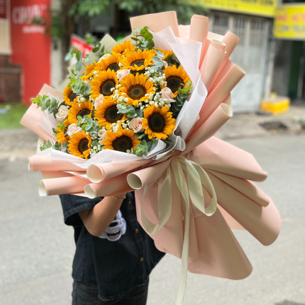 Bó hoa hướng dương khổng lồ tặng sinh nhật 4