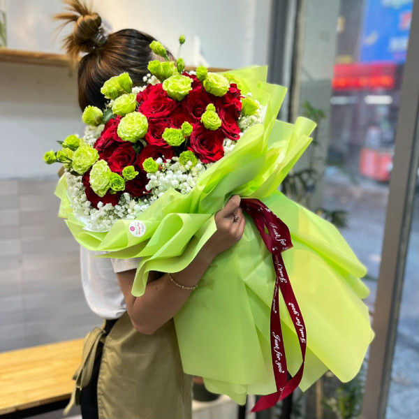 Bó hoa chúc mừng sinh nhật đẹp : hồng đỏ mix baby và cát tường 5