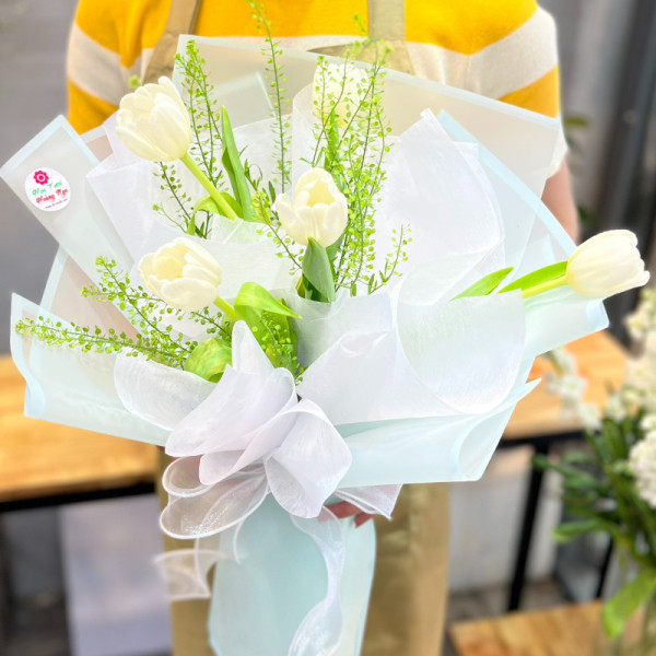 Bó hoa tuylip mix cỏ đồng tiền tặng sinh nhật đẹp và ý nghĩa 5