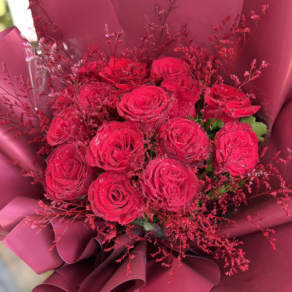 Bó hoa hồng Ecudor 15 bông tone đỏ hiện đại 4