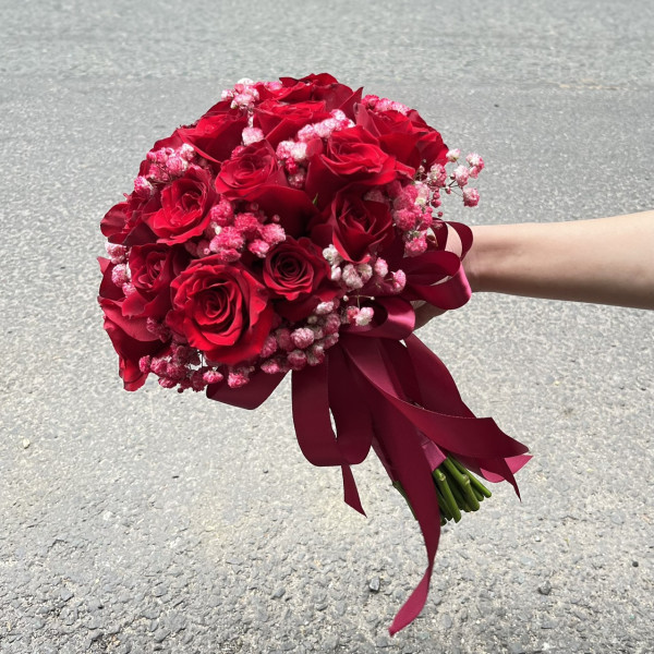 Bó hoa cưới hồng đỏ 5