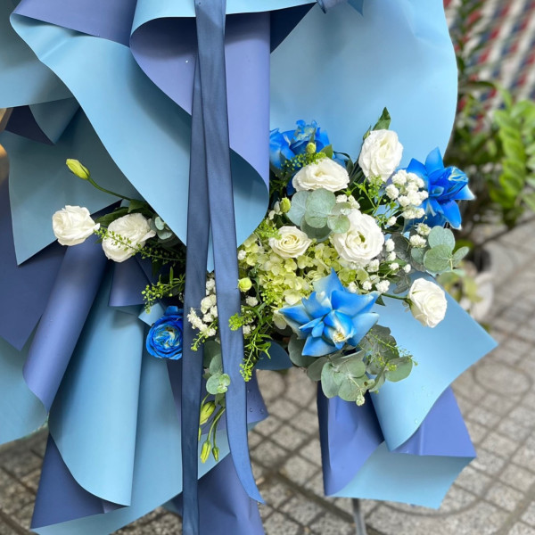 Kệ hoa khai trương 2 tầng xanh dương pastel 4