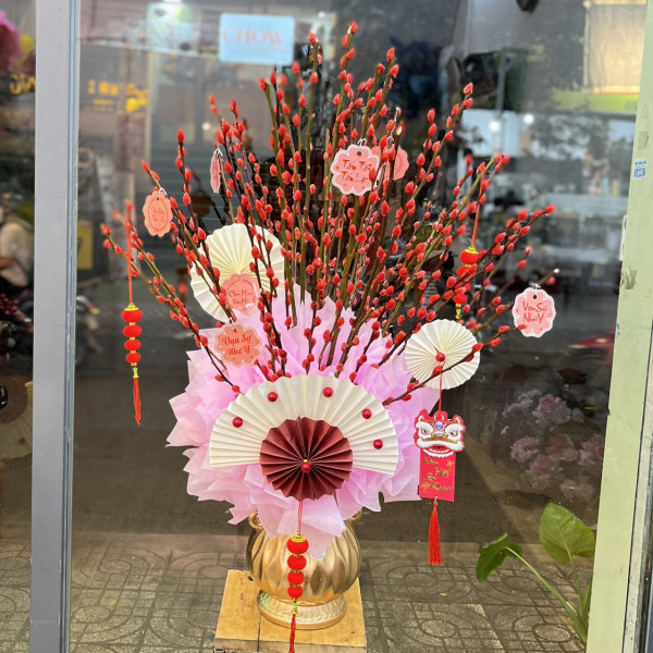 Bình hoa nụ Tầm Xuân Đỏ nơ hồng 40 cành 6