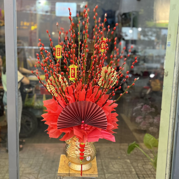 Bình hoa nụ Tầm Xuân Đỏ nơ đỏ 40 cành 4