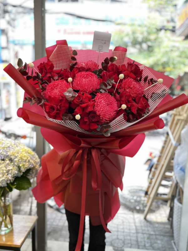 Bó hoa cúc mẫu đơn đỏ sang trọng 4