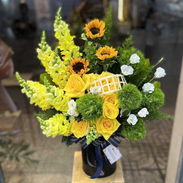 Lẵng hoa để bàng mừng khai trương tone vàng hiện đại
 -Thành Đạt 4