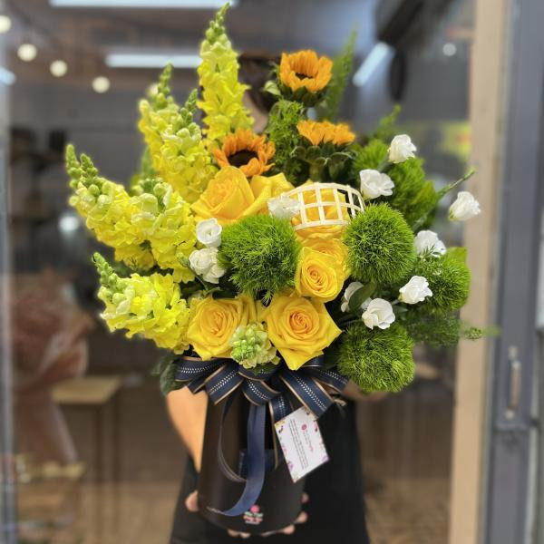 Lẵng hoa để bàng mừng khai trương tone vàng hiện đại
 -Thành Đạt 5