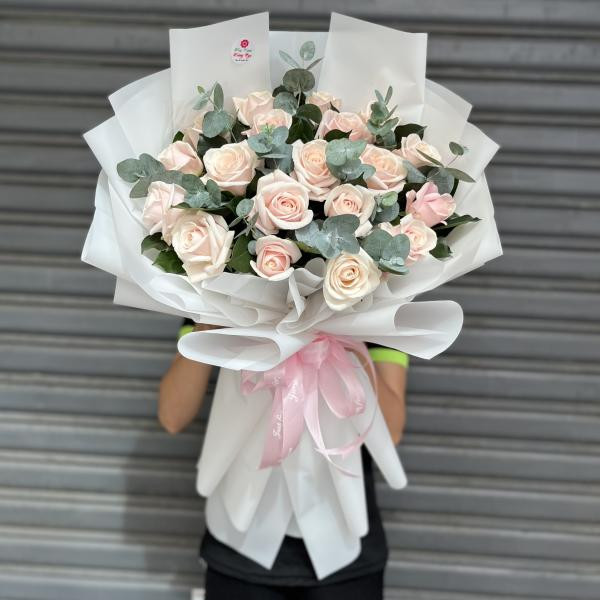Hoa tặng sinh nhật - hồng kem 19 bông mix lá bạc 4