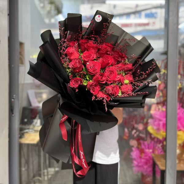 Bó Hồng Đỏ Ecuador 25 bông mix sao Tím tặng sinh nhật người thương 4