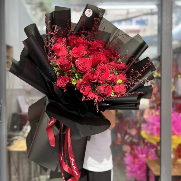 Bó Hồng Đỏ Ecuador 25 bông mix sao Tím tặng sinh nhật người thương 6