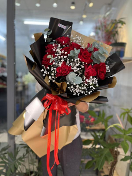 Bó hoa hồng đỏ cô dâu 10 bông tặng sinh nhật ý nghĩa  4