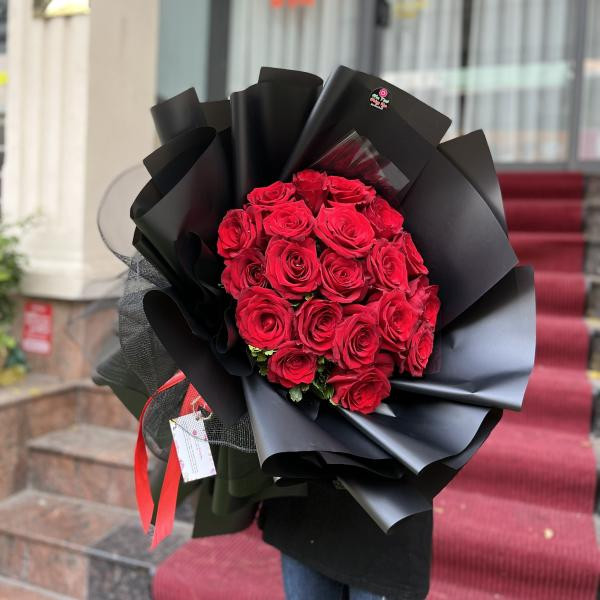 Bó hoa hồng đỏ Ecuado 20 bông tặng sinh nhật bạn gái sang trọng  4