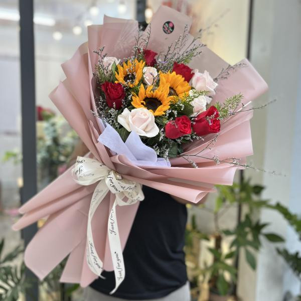 Bó hoa hướng dương 3 bông mix hồng kem, hồng đỏ và sao tím tặng 8/3 ý nghĩa 4